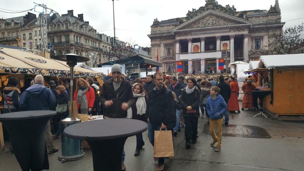 Les Pieds A La Grande Place Brüsszel Kültér fotó